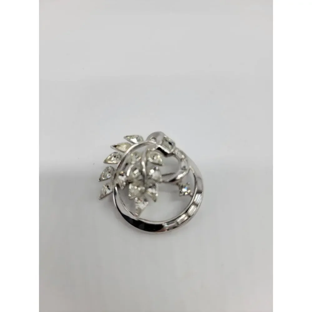 Vintage Crown Trifari 1950's Wreath Silver Rhinestone Brooch Pin Jewelry